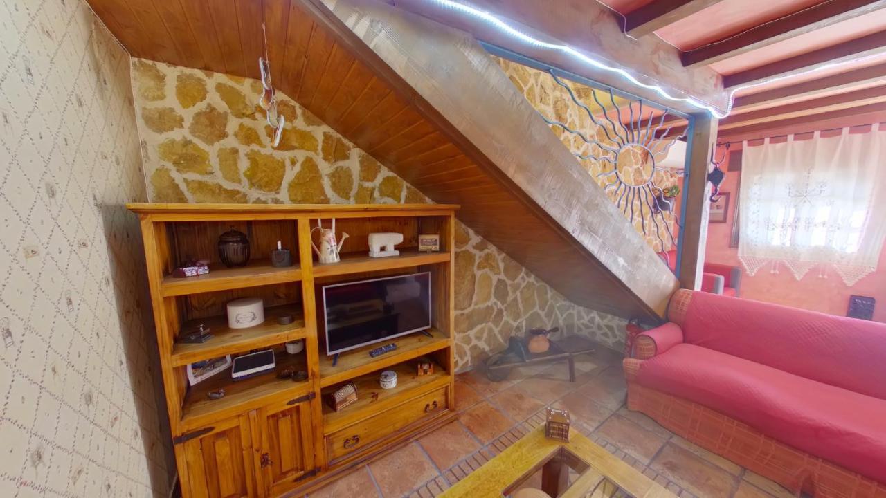 Ruralrut-El Tiemblo Wifi, Cabina De Hidromasaje, Aire Acondicionado Y A Pocos Metros De Zonas De Bano Naturales Esterno foto