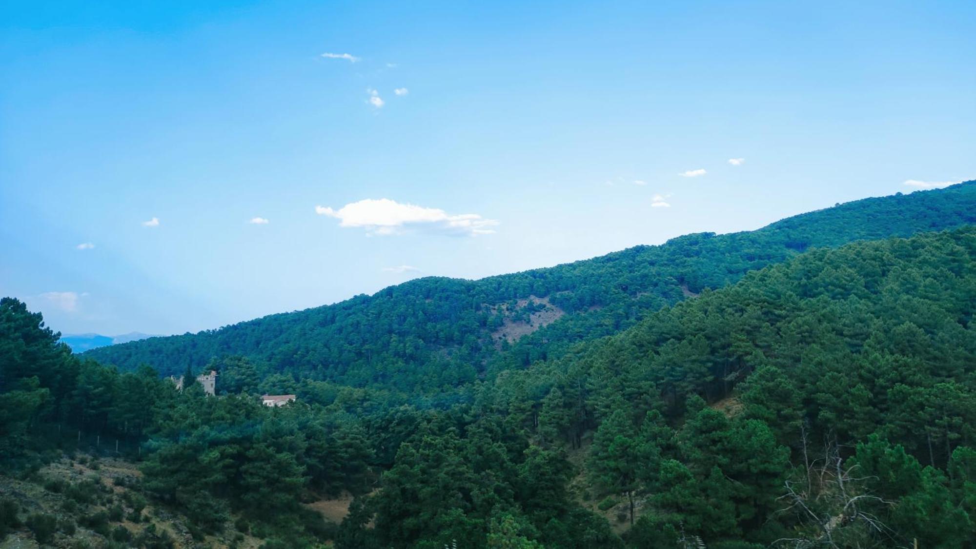 Ruralrut-El Tiemblo Wifi, Cabina De Hidromasaje, Aire Acondicionado Y A Pocos Metros De Zonas De Bano Naturales Esterno foto