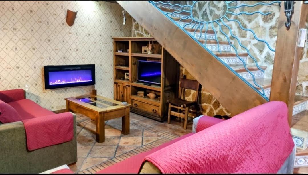 Ruralrut-El Tiemblo Wifi, Cabina De Hidromasaje, Aire Acondicionado Y A Pocos Metros De Zonas De Bano Naturales Esterno foto